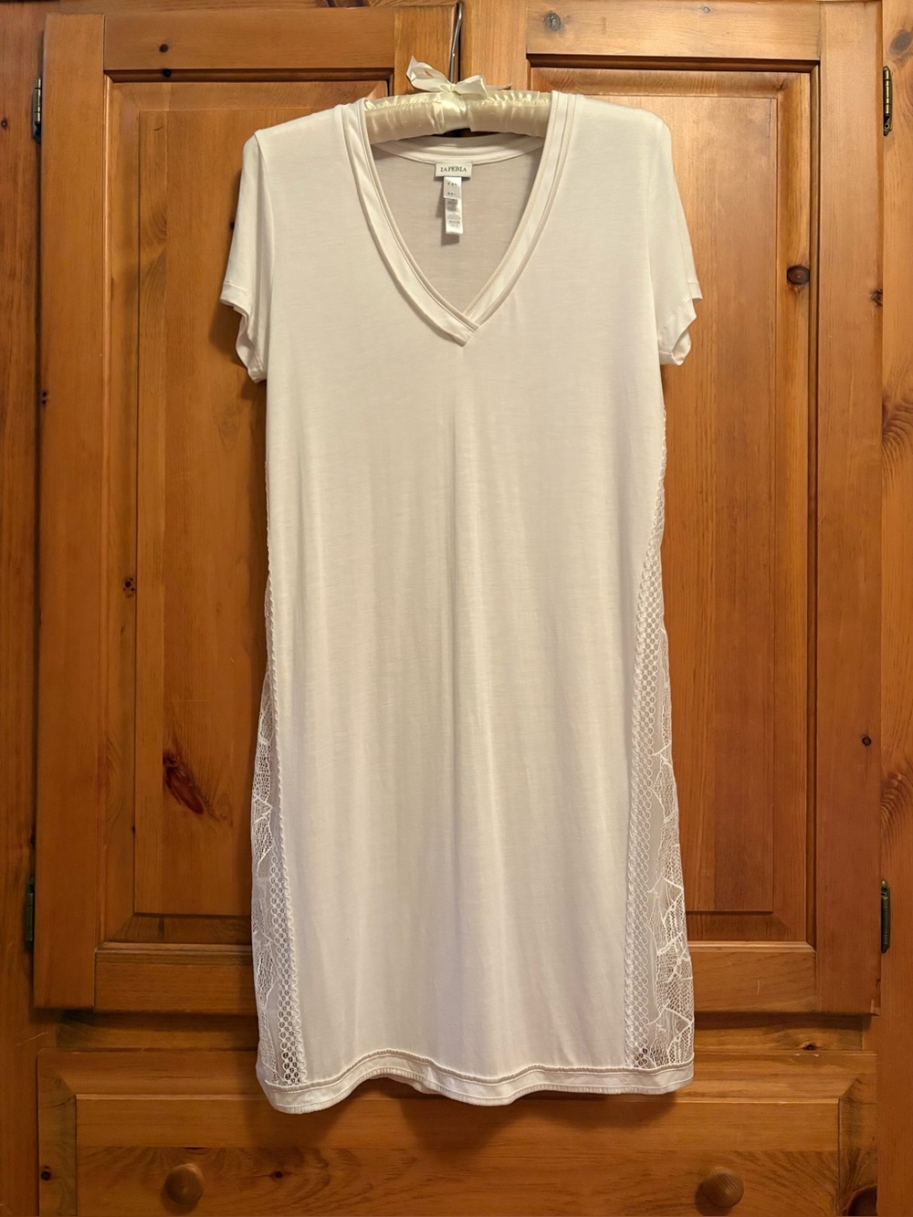 La Perla White V-Neck Short Cap Sleeves Nightgown with Lace Sides